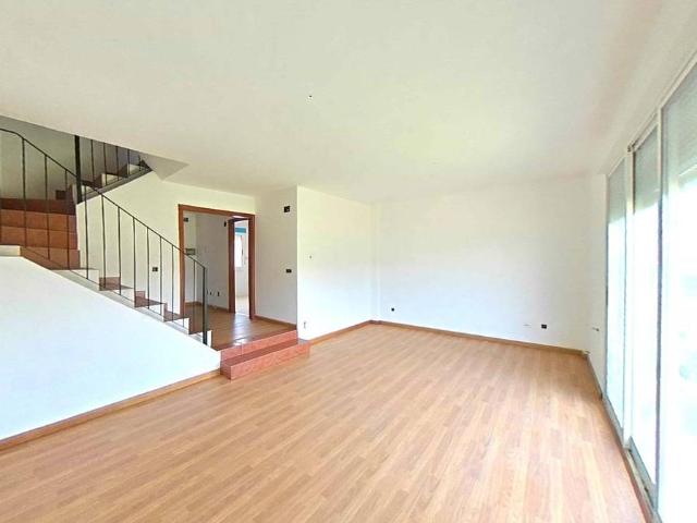 Casa adosada en Venta en Congosto