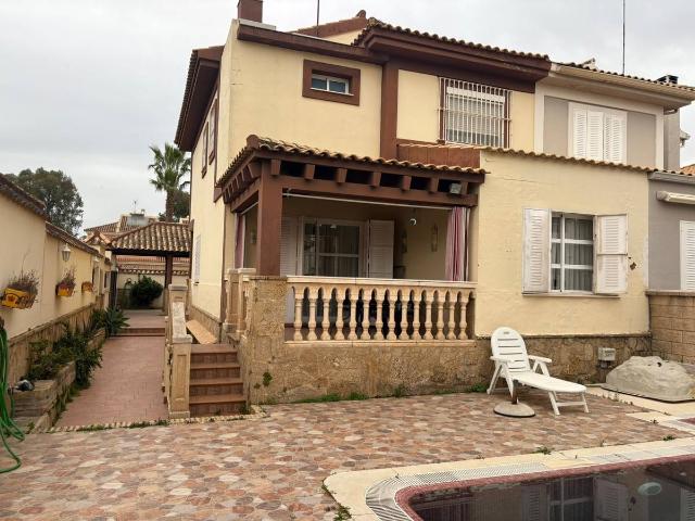 Casa adosada en Venta en Condequinto