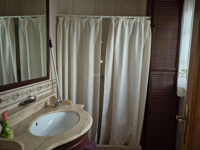 Casa adosada en venta en Conil de la Frontera, Conil. A 5 MINUTOS DE LA PLAYA CASA CON GARAJE. Casas adosadas Conil de la.