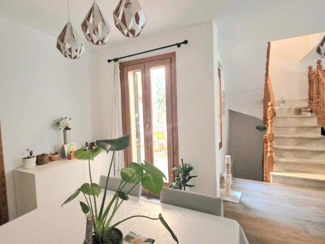 Casa adosada en Venta en Consell