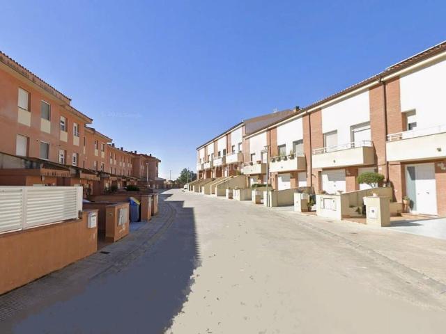 Casa adosada en venta en Corbins. Venta adosado en Corbins Lleida. Casas adosadas.