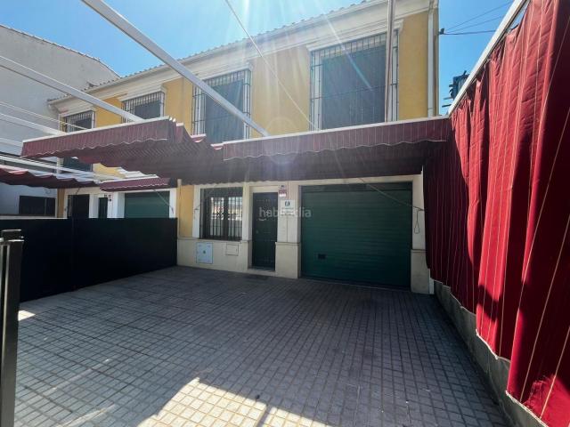 Casa adosada en venta en Córdoba, Villarrubia. Adosado Urbano con Licencia Turística y Piscina a la Entrada de Villarrubia a 12 minutos de Córdoba. Casas adosadas.