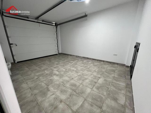 Casa adosada en venta en Córdoba, Villarrubia. Exclusivo Adosado de Obra Nueva en Villarrubia de 218 m2 con Patio de 50 m2 y Tecnología Sostenible. Casas adosadas.