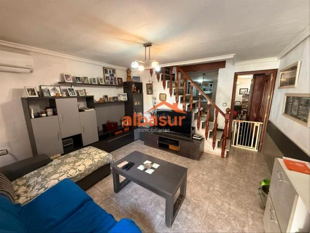 Casa adosada en venta en Córdoba, Sector Sur. CASA DE DOS PLANTAS EN SECTOR SUR. Casas adosadas.