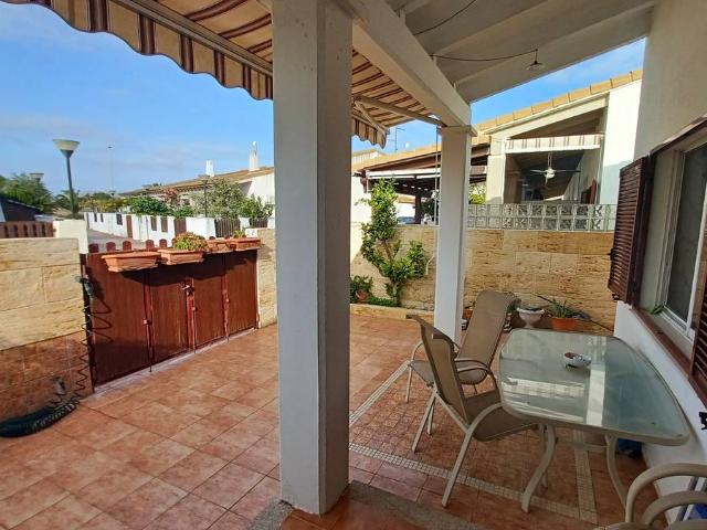 Casa adosada en Venta en Corinto Almarda