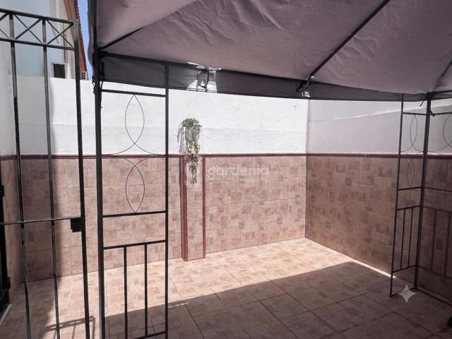 Casa adosada en venta en Coria del Río. Casa adosada con sótano de 46m. Casas adosadas Coria del.