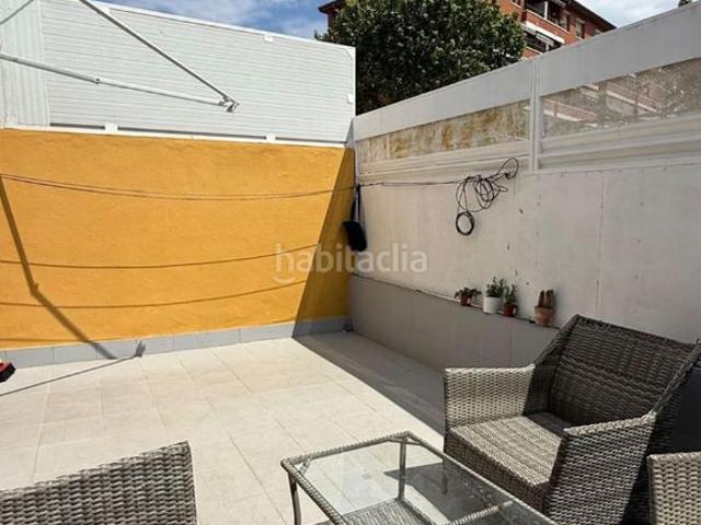 Casa adosada en venta en Cornellà de Llobregat, El Pedró. Casa en Cornellà con terraza y múltiples posibilidades. Casas adosadas Cornellà de.