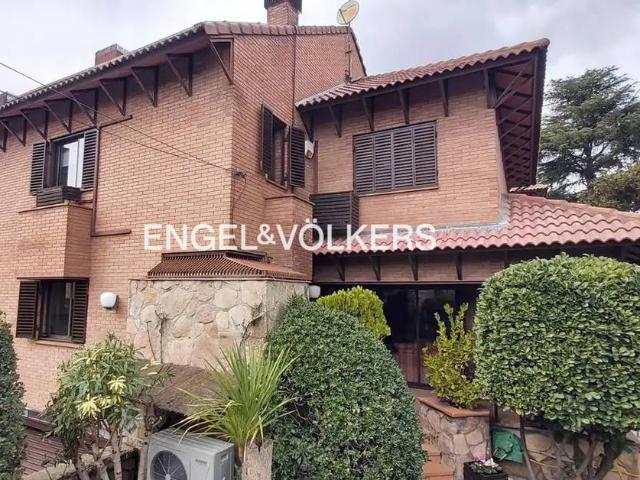 Casa adosada en Venta en Corralejos Campo de las Naciones