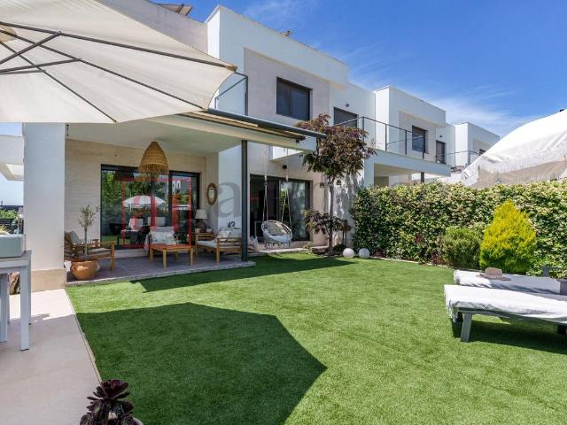 Casa adosada en Venta en Cortijo Sur