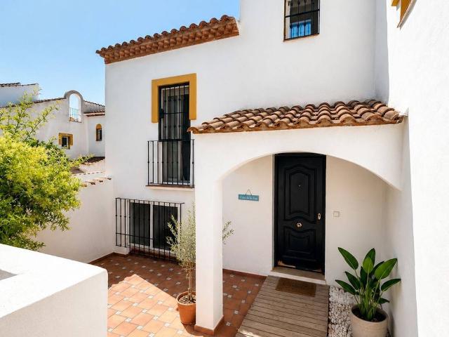 Casa adosada en Venta en Costabella