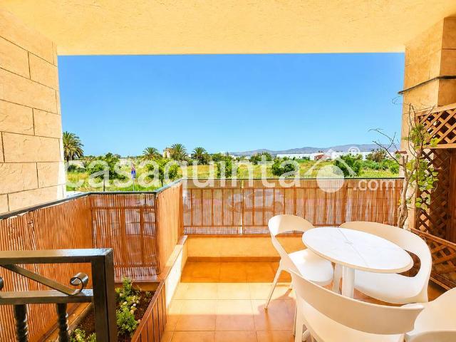 Casa adosada en Venta en Catral