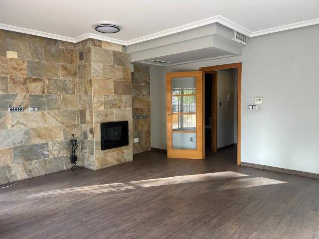 Casa adosada en Venta en Catral