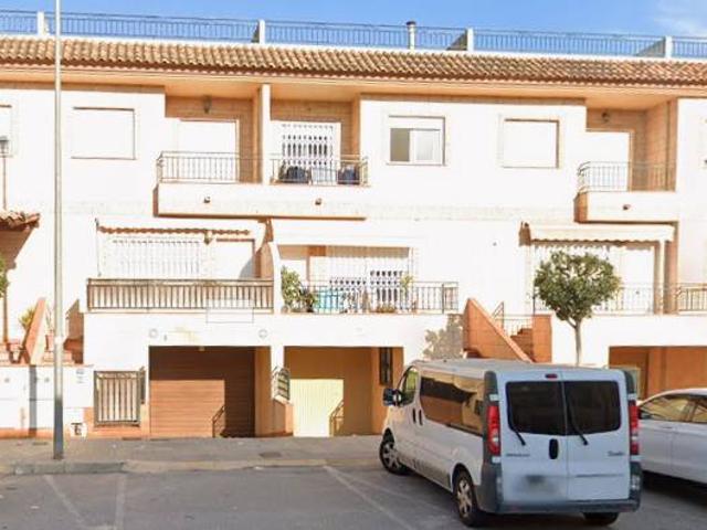 Casa adosada en Venta en Catral