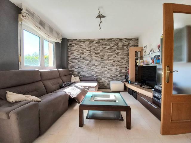 Casa adosada en Venta en Cayuela