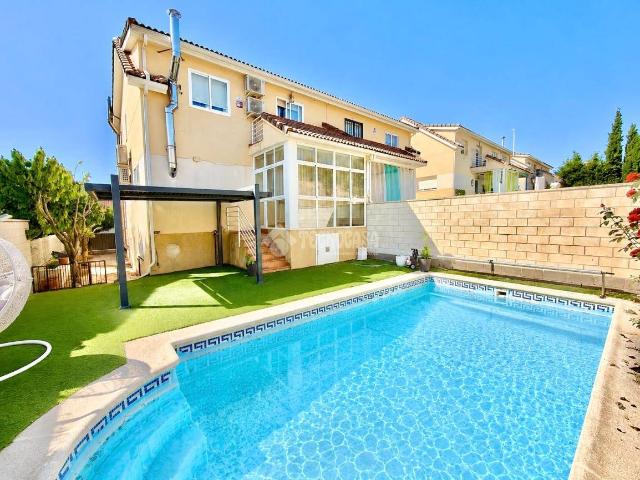 Casa adosada en Venta en Cabanillas del Campo