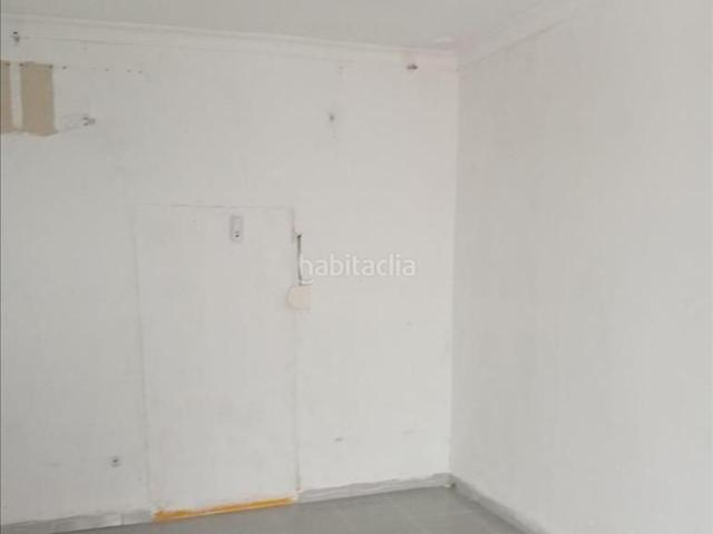 Casa adosada en venta en Cabezas de San Juan Las. VIVIENDA ADOSADA PARA REFORMAR EN LAS CABEZAS DE SAN JUAN SEVILLA. Casas adosadas Cabezas de San Juan.