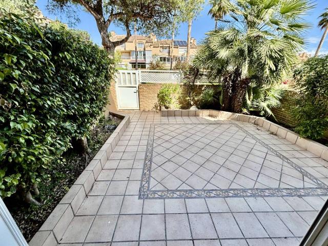 Casa adosada en venta en Cabo de la Huerta