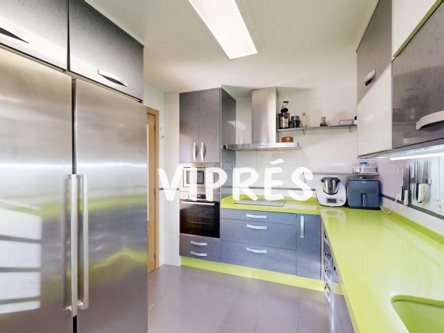 Casa adosada en venta en Cáceres, Montesol Mejostilla. Mirad qué vivienda tan fanfástica os traigo hoy!Situada en Residencial Norte, Montesol 2.Junto a la Ronda Norte. Esta vivienda es. Casas.