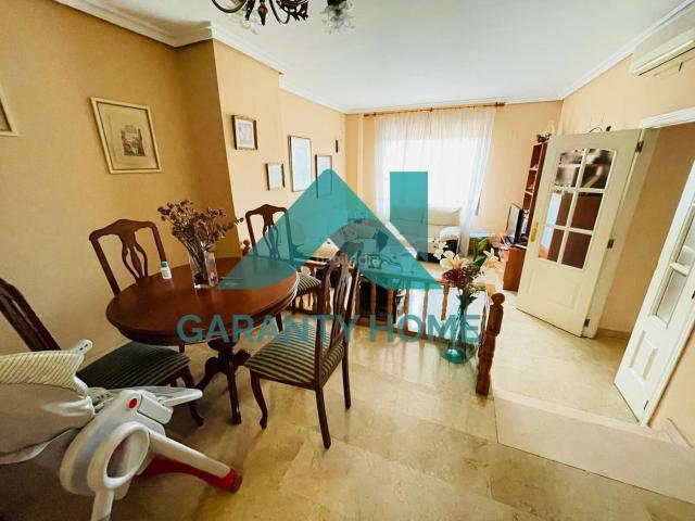 Casa adosada en venta en Cáceres, Nuevo Cáceres. ADOSADO EN NUEVO CÁCERES CON SÓTANO Y BUHARDILLA. Casas adosadas.