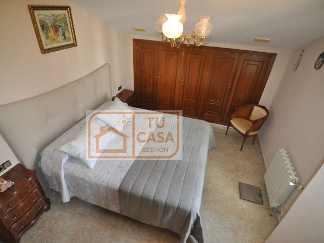 Casa adosada en venta en Cáceres, Ruta de la Plata. Excelente Chalet unifamiliar independiente, en la urbanización de los castellanos. Casas adosadas.