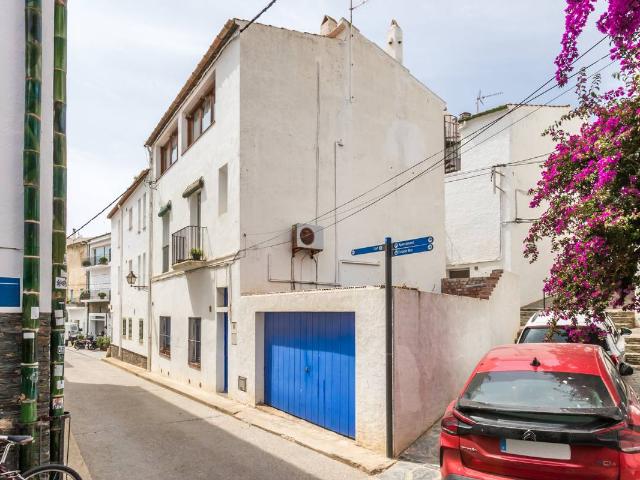 Casa adosada en Venta en Cadaqués