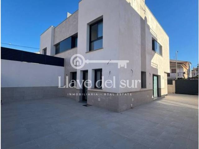 Casa adosada en Venta en Calabardina