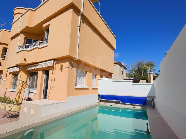 Casa adosada en Venta en Calabardina