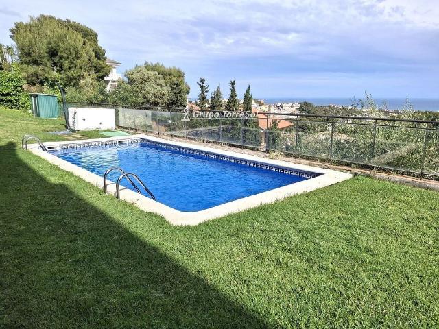 Casa adosada en venta en Calafell, de 191 m² 4 habitaciones por 316.000