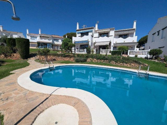 Casa adosada en Venta en Calahonda