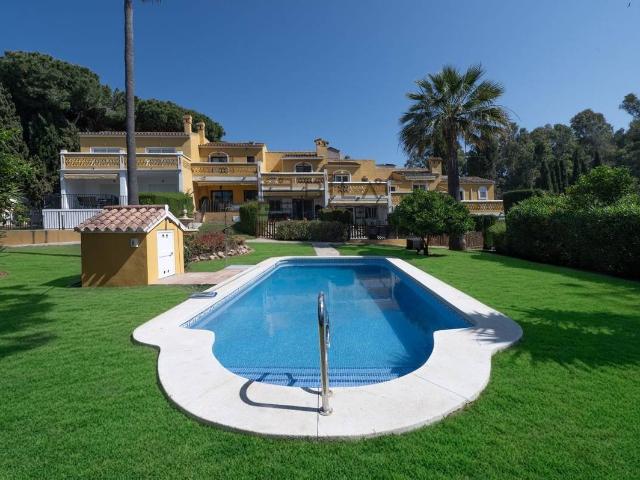 Casa adosada en Venta en Calahonda