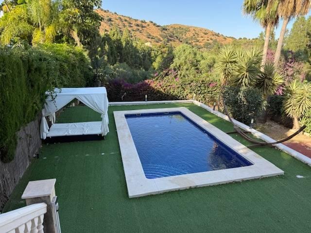 Casa adosada en Venta en Calahonda