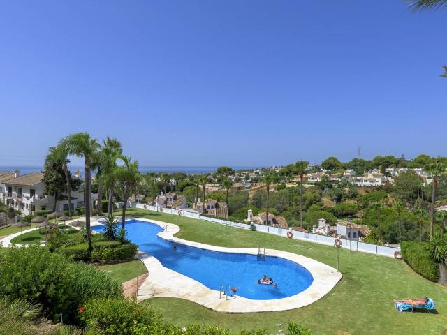 Casa adosada en Venta en Calahonda
