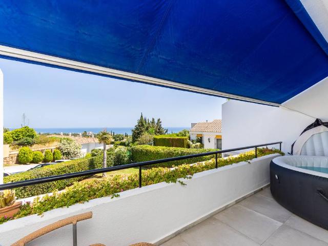 Casa adosada en Venta en Calahonda