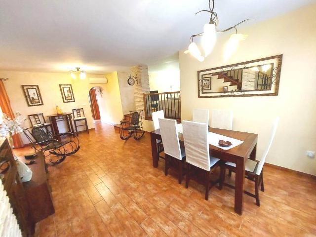 Casa adosada en Venta en Calasparra