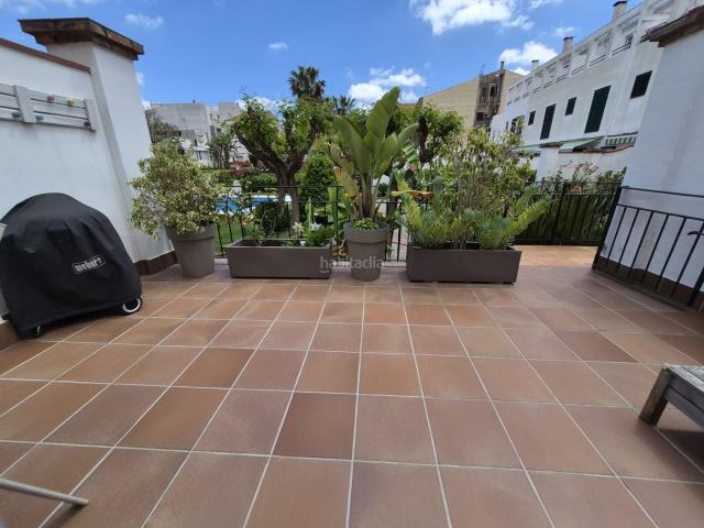 Casa adosada en venta en Calella. Elegante casa con luminosidad, comodidad y espacio exterior!. Casas adosadas.