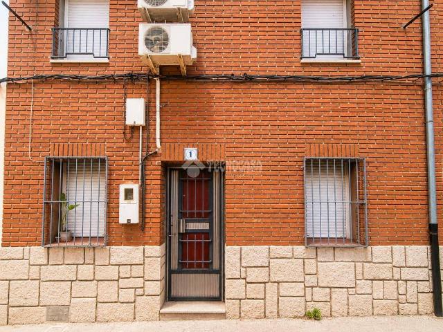 Casa adosada en Venta en Caleruela