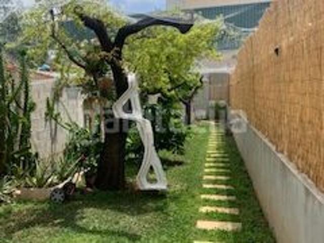 Casa adosada en venta en Cálig. Casa con precioso jardín y piscina. Casas adosadas.