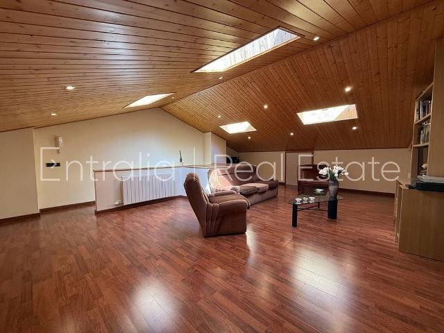 Casa adosada en venta en calle Comerç, Campdevanol, de 156 m² 4 habitaciones por 360.000