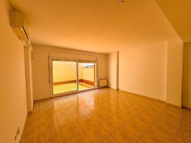 Casa adosada en venta en calle Coromines, Sentmenat, de 210 m² 4 habitaciones por 370.000