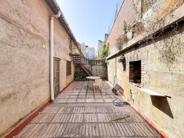 Casa adosada en venta en calle Costes de Farigola, Sentmenat, de 200 m² 4 habitaciones por 275.000