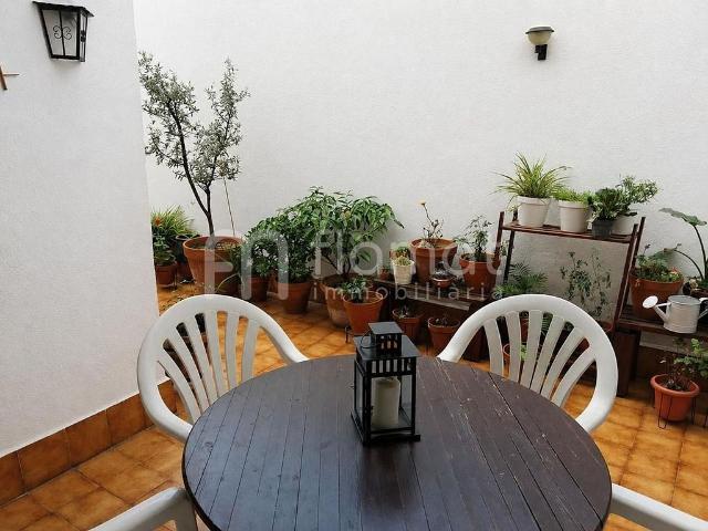 Casa adosada en venta en calle Calvet D'estrella de, Sabadell, de 298 m² 5 habitaciones por 650.000