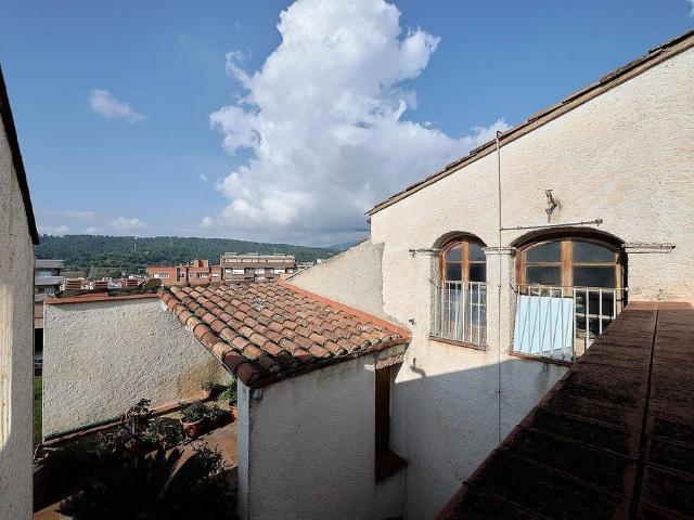 Casa adosada en venta en Sentmenat, de 148 m² 4 habitaciones por 337.000