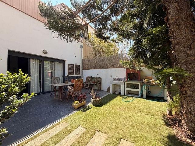 Casa adosada en venta en calle Ample, Palafrugell, de 501 m² 6 habitaciones por 599.000