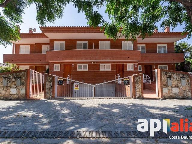 Casa adosada en venta en calle Augusta, Altafulla, de 164 m² 4 habitaciones por 465.000