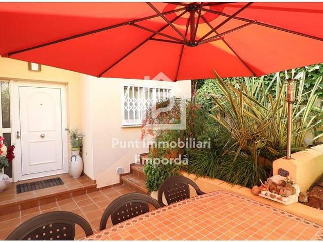 Casa adosada en venta en carretera Port de la Selva, Llançà, de 86 m² 2 habitaciones por 435.000
