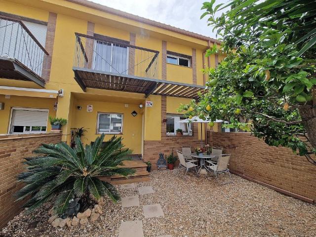 Casa adosada en venta en calle Berna, Cambrils, de 113 m² 3 habitaciones por 414.000