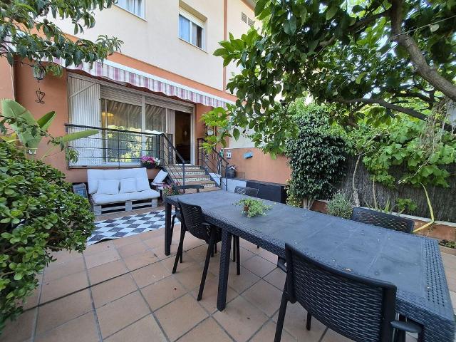 Casa adosada en venta en calle Doctor Vivas, Calella, de 205 m² 5 habitaciones por 465.000