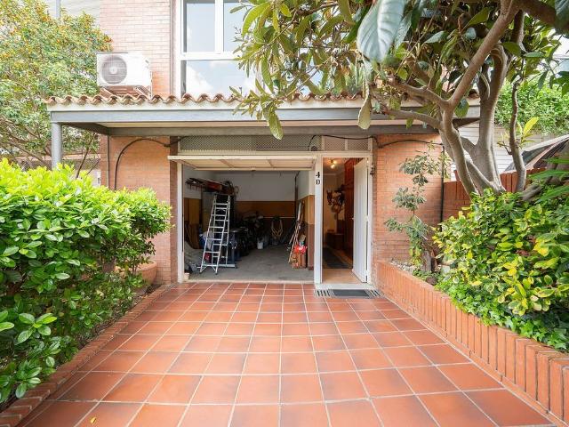 Casa adosada en venta en calle D'auladell, Sant Cugat del Vallès, de 171 m² 4 habitaciones por 775.000