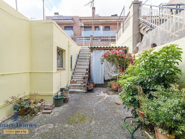Casa adosada en venta en calle D'apel·Les Mestres, Gavà, de 95 m² 3 habitaciones por 371.000