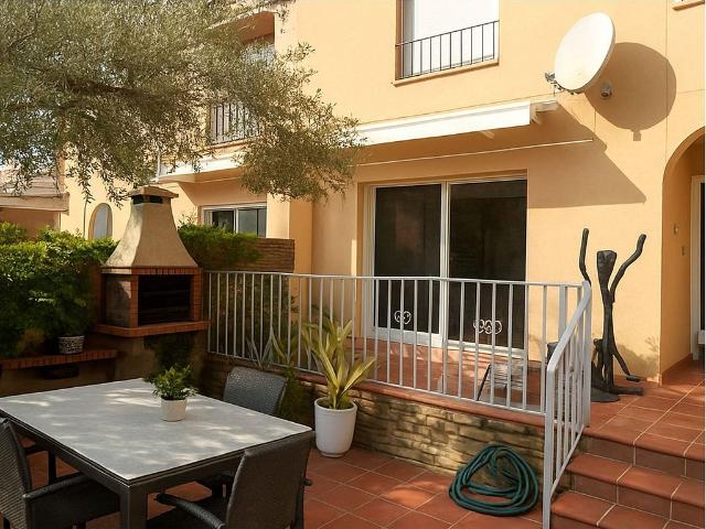 Casa adosada en venta en calle De Conca, Mont Roig del Camp, de 175 m² 3 habitaciones por 347.000